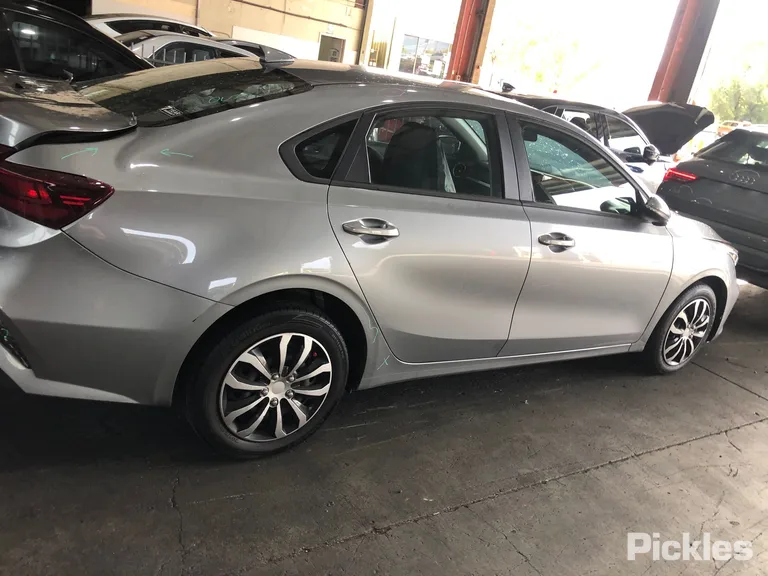 2021 Kia Cerato Used VIN KNAF241CMN5114962 – side profile