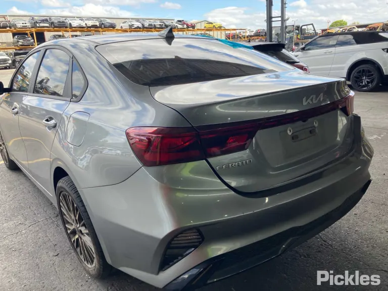 2021 Kia Cerato Damaged VIN KNAF241CMN5125086 – trunk area