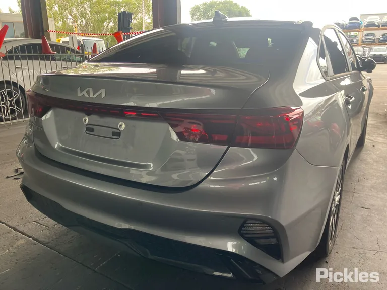 2024 Kia Cerato Used VIN KNAF241CMR5191416 – engine bay