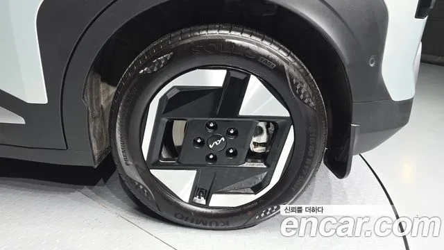2025 Kia EV3 Long Range 2WD Sold VIN KNAFB81AFSS013381 – interior seats