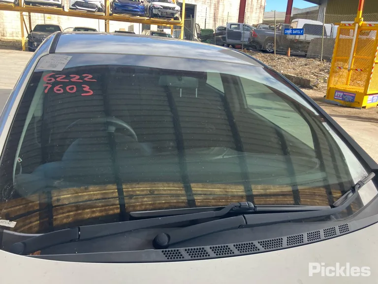 2015 Kia Cerato Used VIN KNAFK416MF5505117 – trunk area