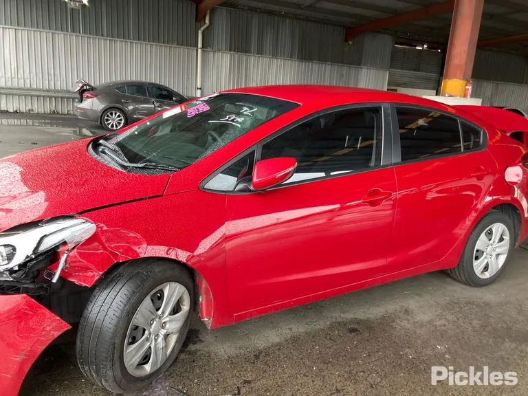 2016 Kia Cerato Used VIN KNAFK417MH5643823 – exterior detail
