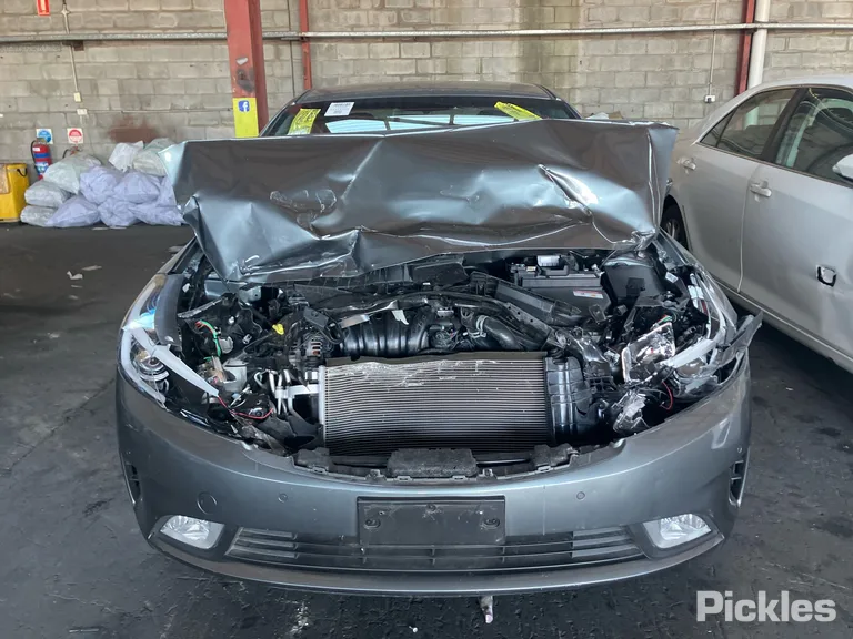 2017 Kia Cerato Used VIN KNAFK417MJ5730257 – engine bay 2017 Kia Cerato Used VIN KNAFK417MJ5730257 – engine bay