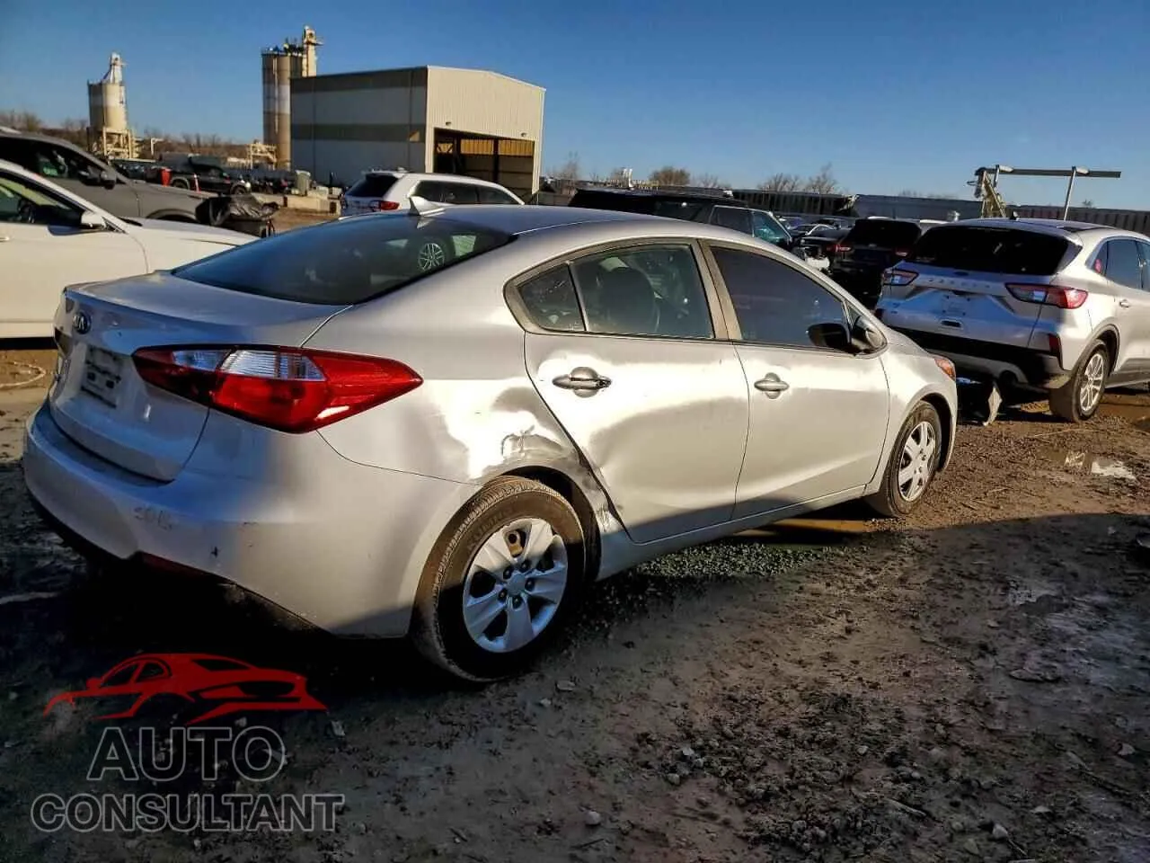 2016 KIA FORTE Damaged VIN KNAFK4A68G5532864 – side profile