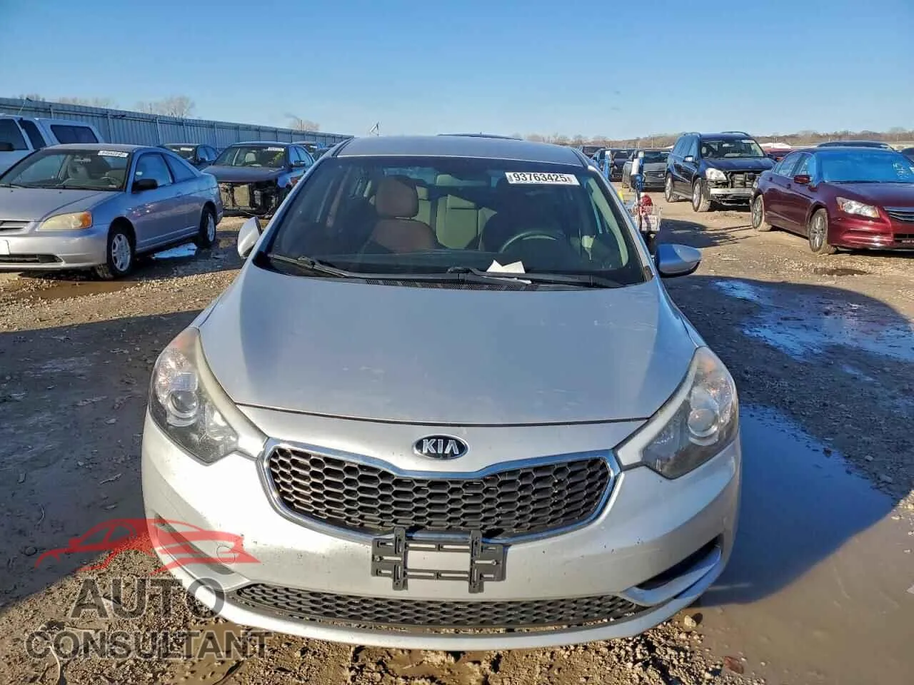 2016 KIA FORTE Damaged VIN KNAFK4A68G5532864 – interior seats