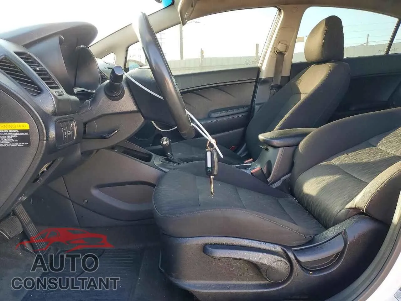 2016 KIA FORTE Damaged VIN KNAFK4A6XG5544059 – exterior detail
