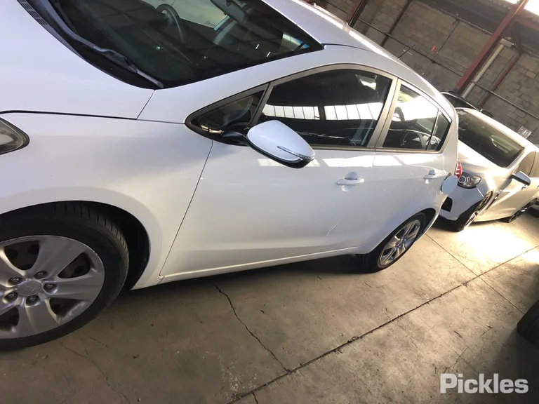 2013 Kia Cerato Used VIN KNAFK516ME5122817 – rear exterior