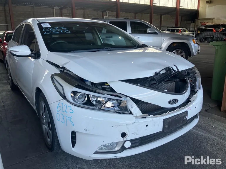 2017 Kia Cerato Used VIN KNAFK517MJ5754296 – photo 11