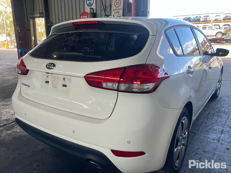 2017 Kia Cerato Used VIN KNAFK517MJ5754296 – photo 33