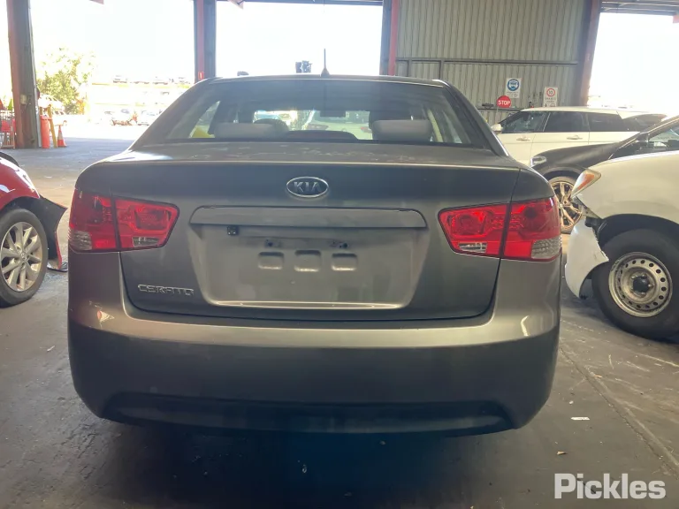 2011 Kia Cerato Damaged VIN KNAFT412MB5473367 – photo 16 2011 Kia Cerato Damaged VIN KNAFT412MB5473367 – photo 16