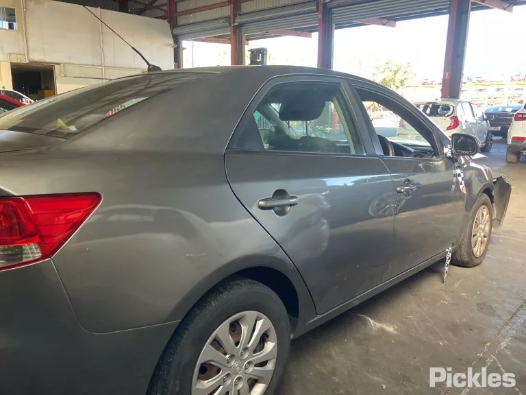 2011 Kia Cerato Damaged VIN KNAFT412MB5473367 – photo 23 2011 Kia Cerato Damaged VIN KNAFT412MB5473367 – photo 23