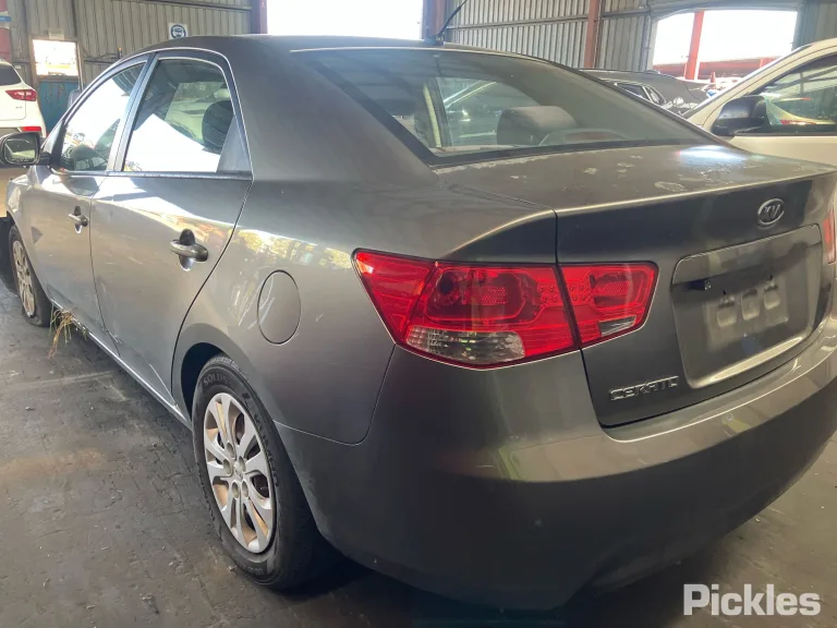 2011 Kia Cerato Damaged VIN KNAFT412MB5473367 – photo 25 2011 Kia Cerato Damaged VIN KNAFT412MB5473367 – photo 25
