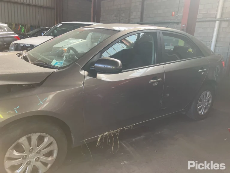 2011 Kia Cerato Damaged VIN KNAFT412MB5473367 – photo 26 2011 Kia Cerato Damaged VIN KNAFT412MB5473367 – photo 26