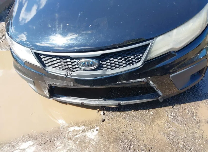2011 KIA Forte Used VIN KNAFU6A24B5355032 – undercarriage