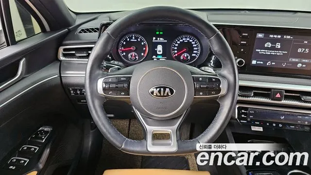 2021 Kia K5 3rd Gen 1.6 Turbo Sold VIN KNAG2412BMA093581 – rear exterior