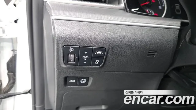2020 Kia K5 Hybrid 3rd Gen Prestige Sold VIN KNAG241JBLA009212 – front exterior 2020 Kia K5 Hybrid 3rd Gen Prestige Sold VIN KNAG241JBLA009212 – front exterior