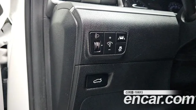 2021 Kia K5 3rd Gen 2.0 LPI(Renter car) Sold VIN KNAG541BBMA129987 – trunk area
