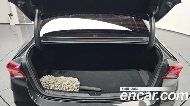 2022 Kia K5 3rd Gen 2.0 LPI(Renter car) Sold VIN KNAG541BBNA152312 – trunk area