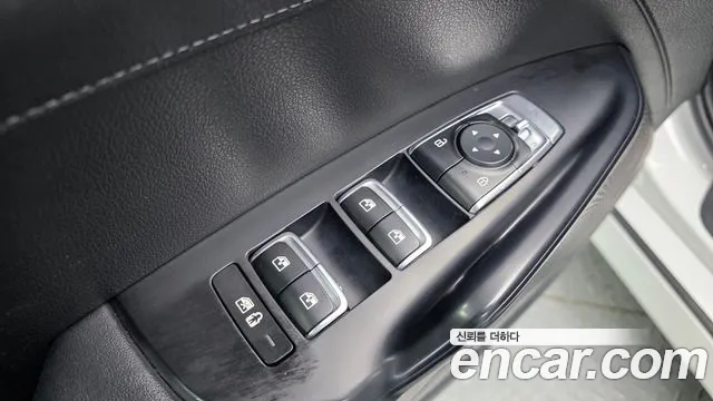 2022 Kia K5 3rd Gen 2.0 LPI(Renter car) Sold VIN KNAG741BBNA192188 – interior seats