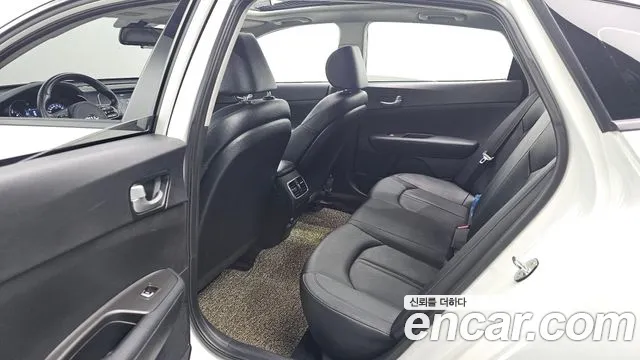 2018 Kia K5 2nd Gen 2.0 SX Sold VIN KNAGS411BJA238744 – dashboard