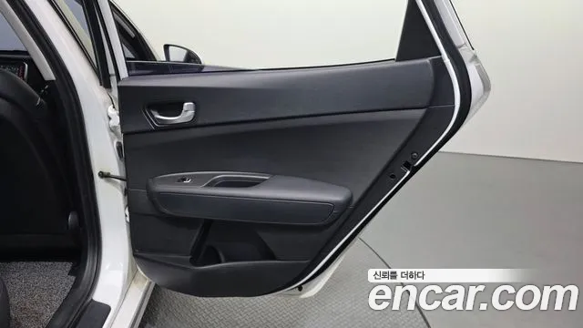 2018 Kia K5 2nd Gen LPI MX Sold VIN KNAGS416BJA203526 – trunk area