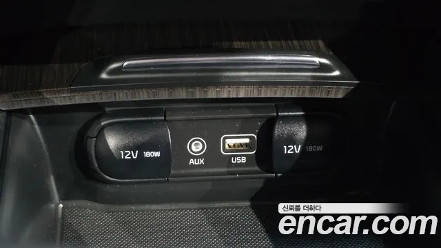 2017 Kia K5 2nd Gen LPI Taxi Sold VIN KNAGU416BHA165843 – exterior detail