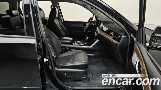 2023 Kia Mohave The Master Diesel 3.0 4WD 5-Seater Sold VIN KNAKM814DPA247552 – interior seats
