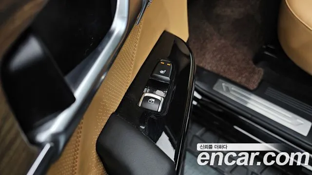2020 Kia Mohave The Master Diesel 3.0 4WD 7-Seater Sold VIN KNAKN814DLA206729 – exterior detail