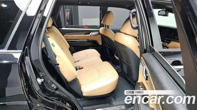 2021 Kia Mohave The Master Diesel 3.0 4WD 5-Seater Sold VIN KNAKN814DMA233113 – trunk area 2021 Kia Mohave The Master Diesel 3.0 4WD 5-Seater Sold VIN KNAKN814DMA233113 – trunk area