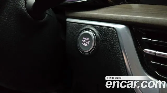 2022 Kia Mohave The Master Diesel 3.0 4WD 6-Seater Sold VIN KNAKN814DNA239966 – trunk area 2022 Kia Mohave The Master Diesel 3.0 4WD 6-Seater Sold VIN KNAKN814DNA239966 – trunk area