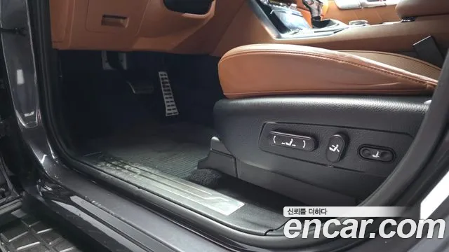 2024 Kia Mohave The Master Diesel 3.0 4WD 5-Seater Sold VIN KNAKN814DRA252486 – rear exterior