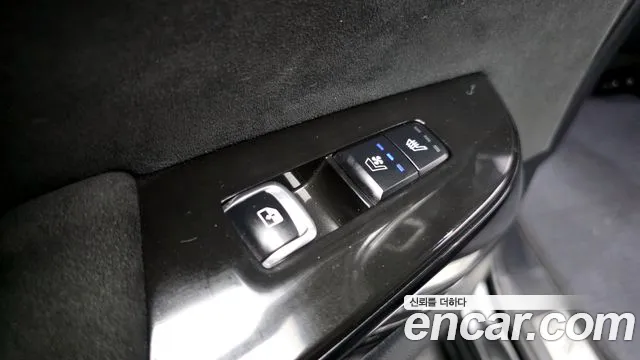 2022 Kia Mohave The Master Diesel 3.0 4WD 6-Seater Sold VIN KNAKR814DNA239633 – interior seats 2022 Kia Mohave The Master Diesel 3.0 4WD 6-Seater Sold VIN KNAKR814DNA239633 – interior seats