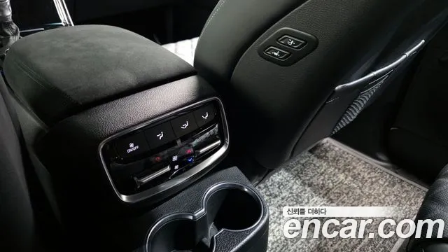 2024 Kia Mohave The Master Diesel 3.0 4wd 6-Seater Sold VIN KNAKR814DRA253313 – front exterior
