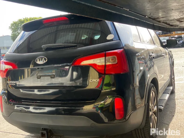 2014 Kia Sorento Damaged VIN KNAKU814SE5513494 – dashboard