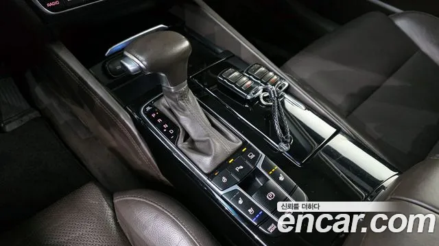 2017 Kia All New K7 Hybrid Prestige Sold VIN KNALA41GBHA000932 – front exterior
