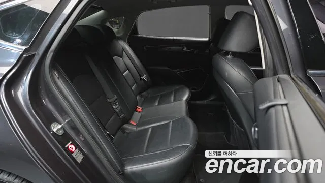 2017 Kia All New K7 Hybrid Prestige Sold VIN KNALA41GBHA001951 – exterior detail
