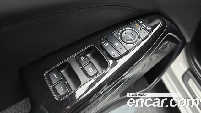 2017 Kia All New K7 Hybrid Prestige Sold VIN KNALA41GBHA004352 – interior seats