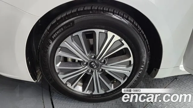2017 Kia All New K7 Hybrid Prestige Sold VIN KNALA41GBHA004352 – exterior detail