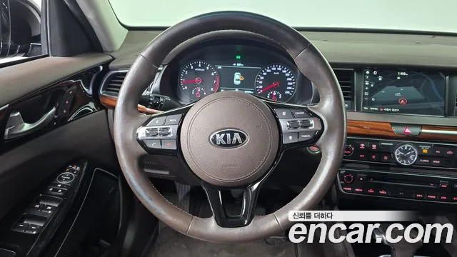 2017 Kia All New K7 2.4 GDI Limited Edition Sold VIN KNALB415BHA060923 – front exterior 2017 Kia All New K7 2.4 GDI Limited Edition Sold VIN KNALB415BHA060923 – front exterior