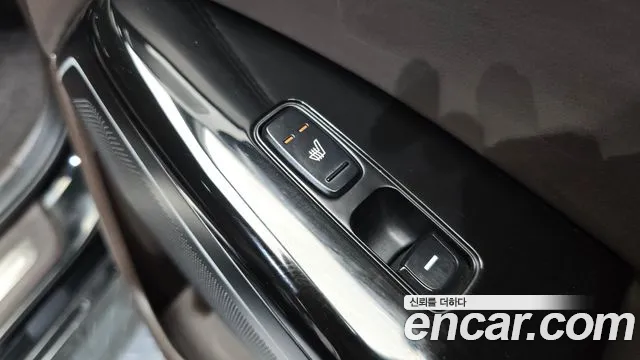 2017 Kia All New K7 2.4 GDI Limited Edition Sold VIN KNALB415BHA060923 – interior seats 2017 Kia All New K7 2.4 GDI Limited Edition Sold VIN KNALB415BHA060923 – interior seats