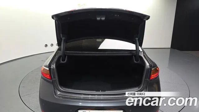 2017 Kia All New K7 2.4 GDI Limited Sold VIN KNALB415BHA075355 – interior seats 2017 Kia All New K7 2.4 GDI Limited Sold VIN KNALB415BHA075355 – interior seats