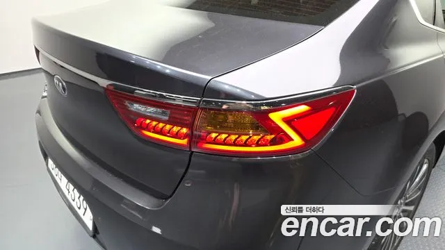 2017 Kia All New K7 2.4 GDI Limited Sold VIN KNALB415BHA075355 – trunk area 2017 Kia All New K7 2.4 GDI Limited Sold VIN KNALB415BHA075355 – trunk area