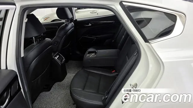 2017 Kia All New K7 2.4 GDI Prestige Sold VIN KNALB415BHA110910 – rear exterior
