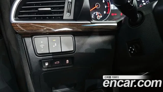 2018 Kia All New K7 2.4 GDI Limited Sold VIN KNALB415BJA120805 – trunk area