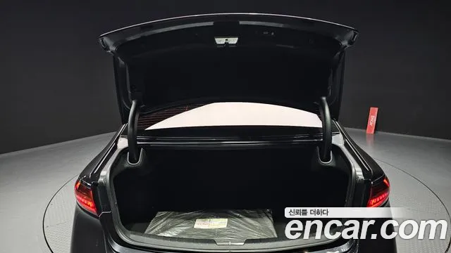 2018 Kia All New K7 2.4 GDI Limited Sold VIN KNALB415BJA140255 – trunk area