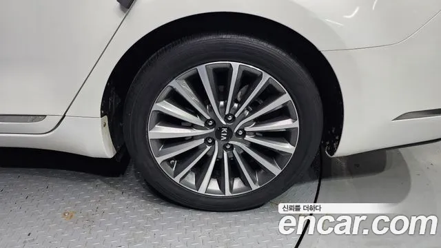 2018 Kia All New K7 2.4 GDI Prestige Sold VIN KNALB415BJA151692 – trunk area