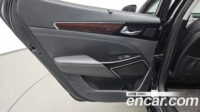 2018 Kia All New K7 2.4 GDI Limited Sold VIN KNALB415BJA154500 – front exterior 2018 Kia All New K7 2.4 GDI Limited Sold VIN KNALB415BJA154500 – front exterior