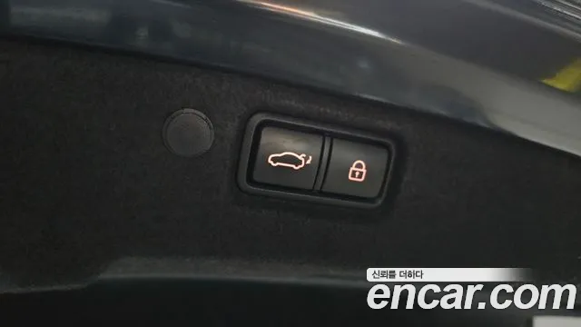 2017 Kia All New K7 Hybrid Noblesse Sold VIN KNALB41GBHA003320 – exterior detail 2017 Kia All New K7 Hybrid Noblesse Sold VIN KNALB41GBHA003320 – exterior detail