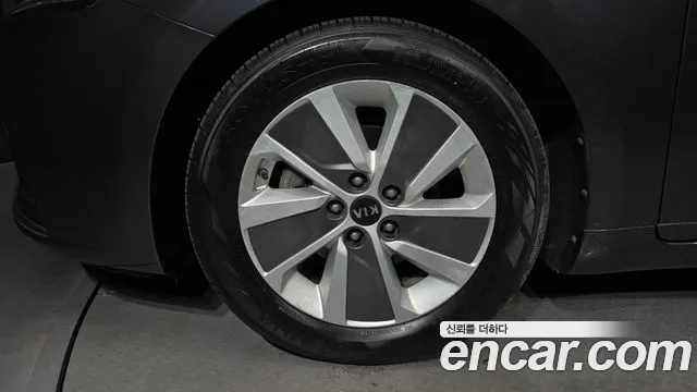 2017 Kia All New K7 Hybrid Noblesse Sold VIN KNALB41GBHA003320 – undercarriage 2017 Kia All New K7 Hybrid Noblesse Sold VIN KNALB41GBHA003320 – undercarriage