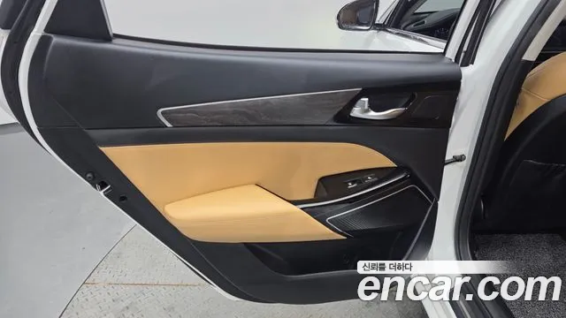 2020 Kia K7 Premier 2.5 GDI Noblesse Sold VIN KNALC41BBLA177290 – exterior detail 2020 Kia K7 Premier 2.5 GDI Noblesse Sold VIN KNALC41BBLA177290 – exterior detail
